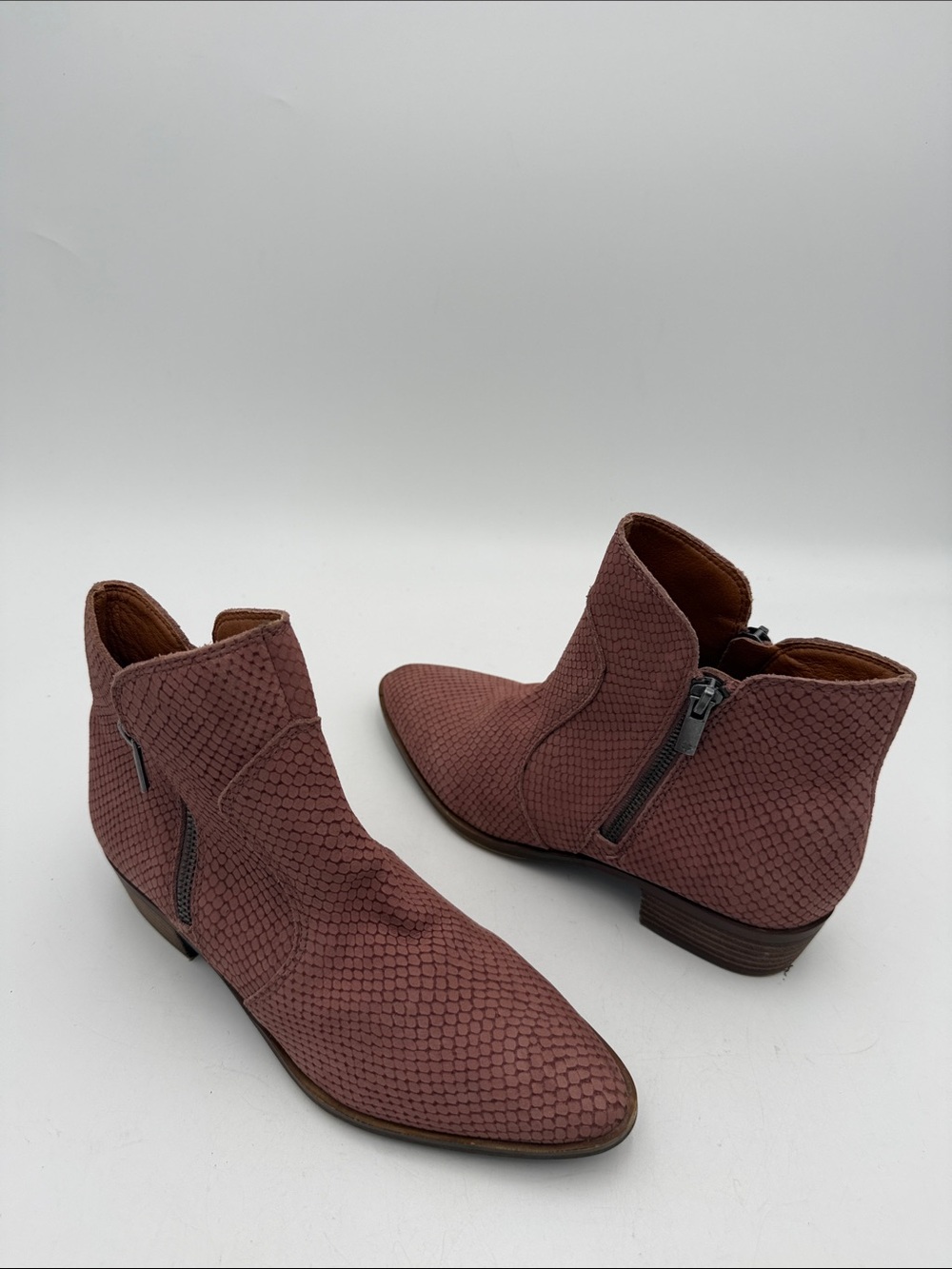 Lucky Brand leather pink Textured Chukka Boots women 6M casual festival Y2K